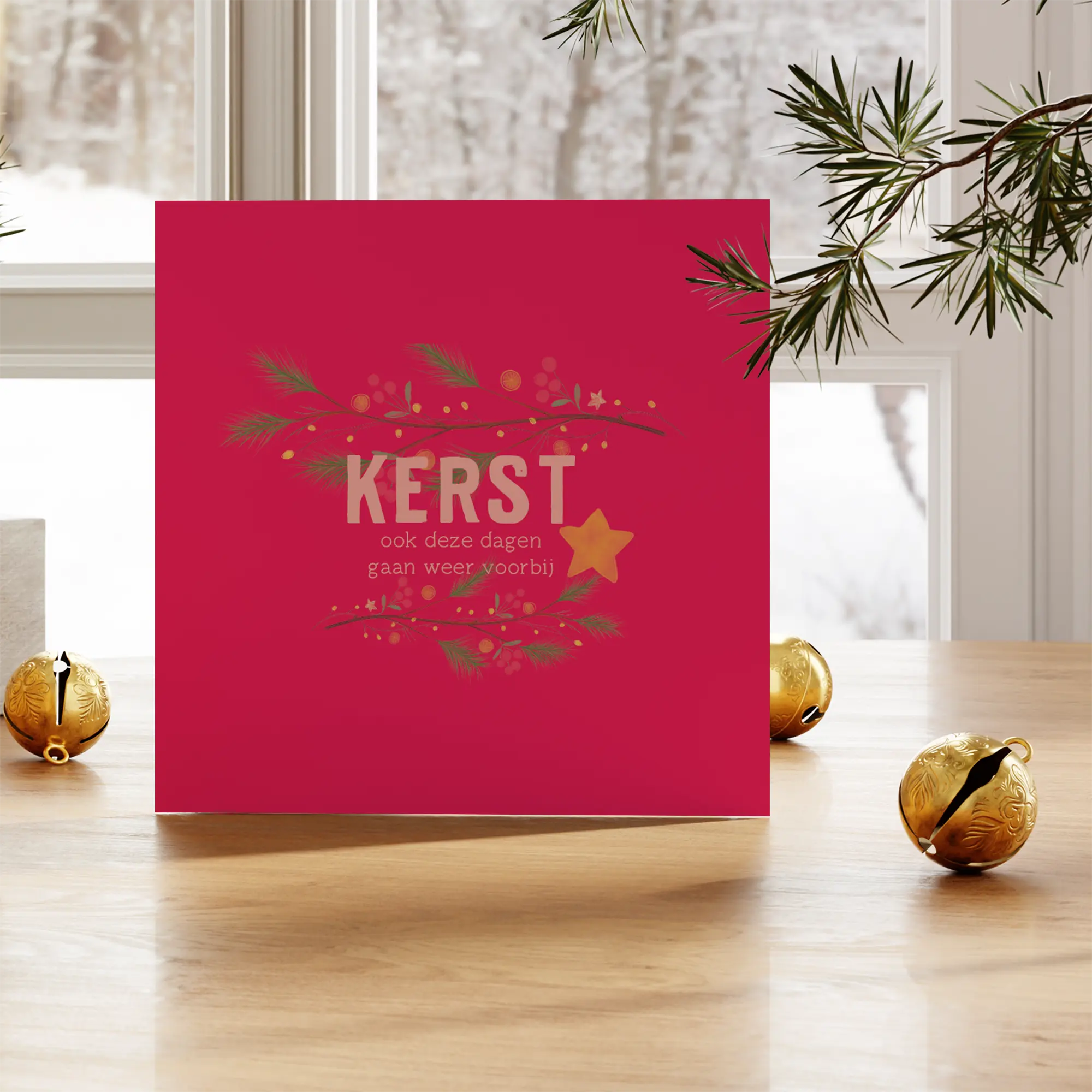 Roze kerstkaart met zachte, bemoedigende illustratie
