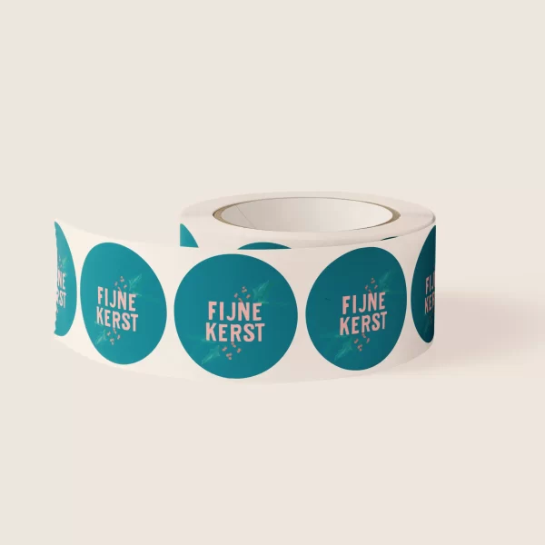 Rol met eco kerststickers ‘Fijne kerst’ in petrol en roze tinten
