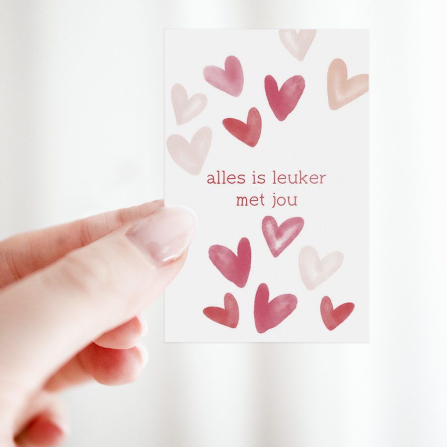 Mini bloemenkaartje met de tekst ‘alles is leuker met jou’