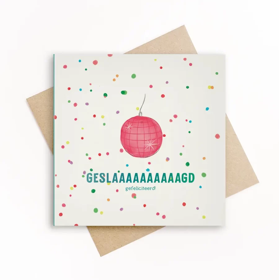 geslaaaagd, gefeliciteerd, duurzame wenskaart met envelop