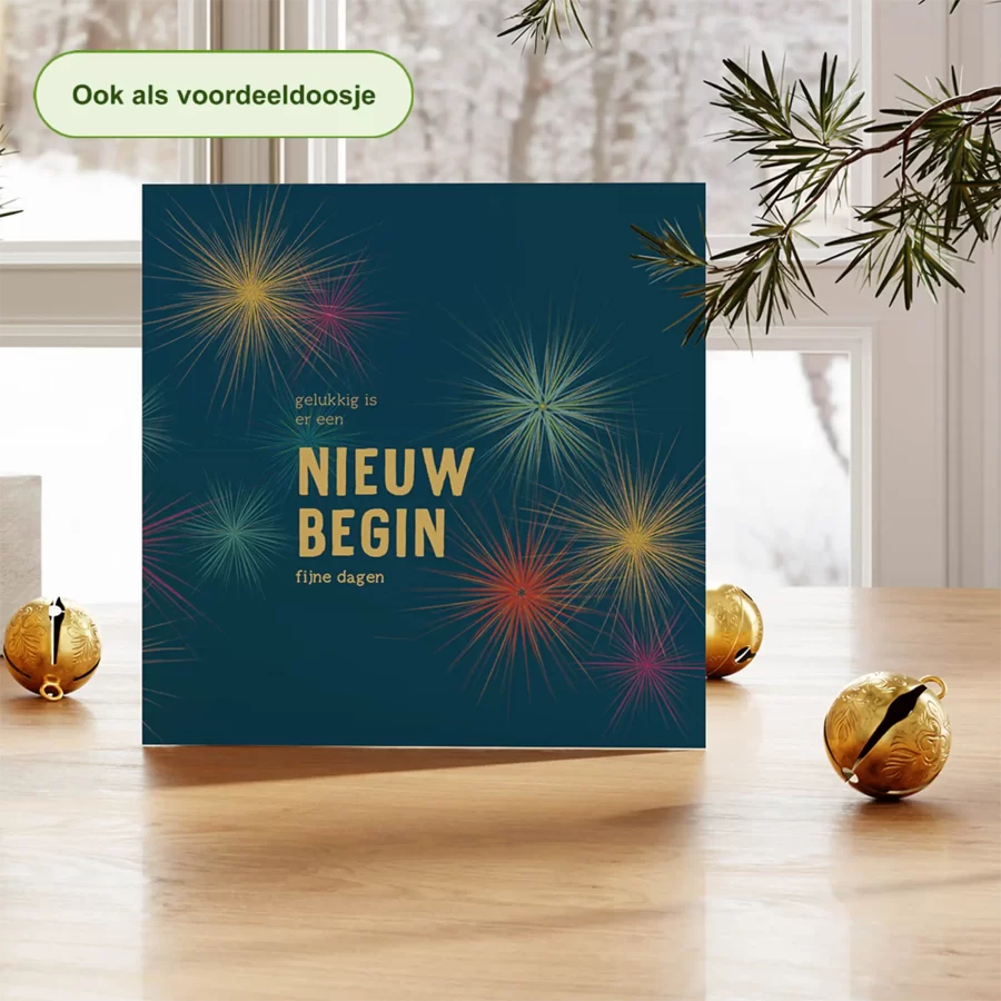 Nieuwjaarskaart tekst nieuw begin met vuurwerk, donkerblauw – duurzame kerstkaart Grafiquelien